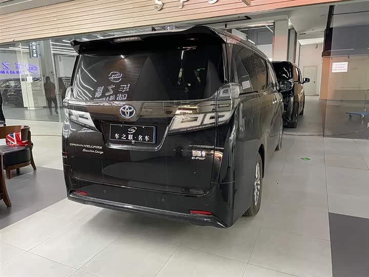 Фото 6 - Toyota Vellfire