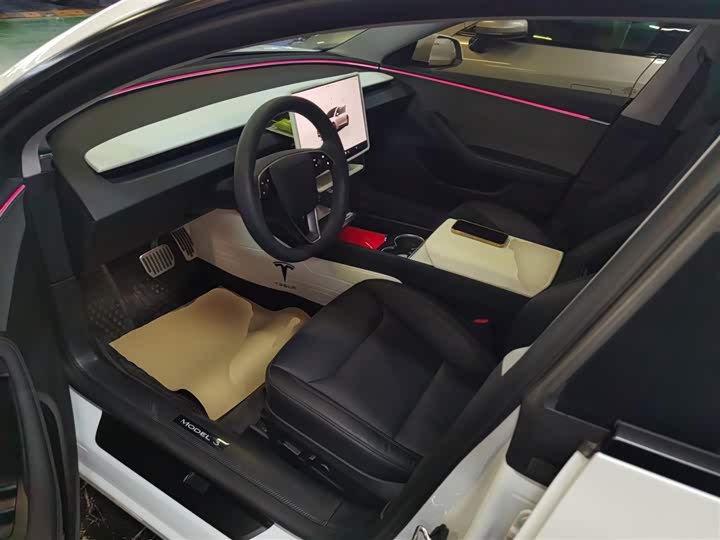 Фото 15 - Tesla Model 3