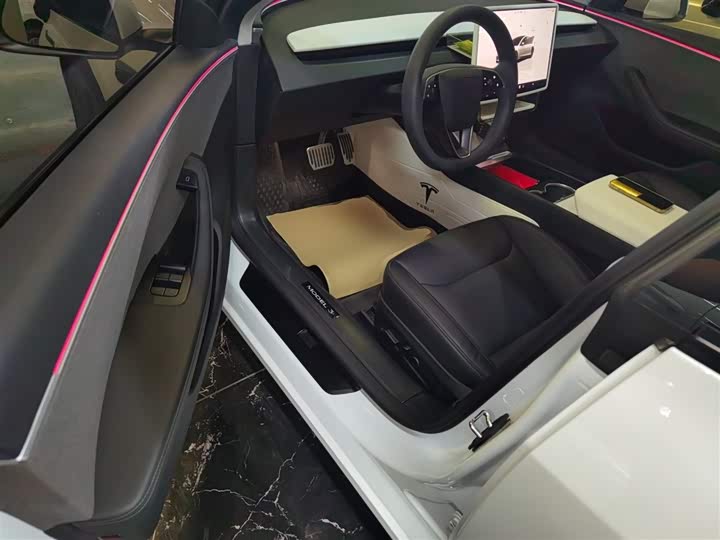 Фото 16 - Tesla Model 3