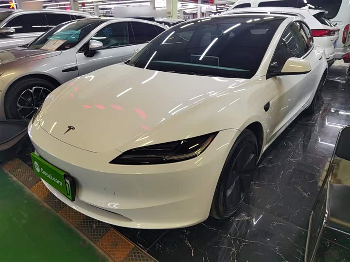 Фото 5 - Tesla Model 3