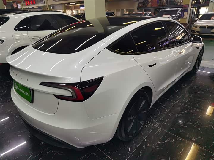 Фото 7 - Tesla Model 3