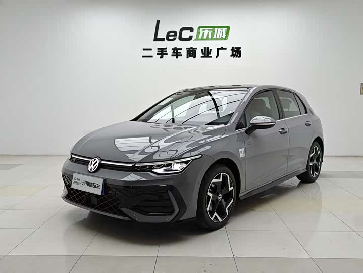 Фото 1 - Volkswagen Golf