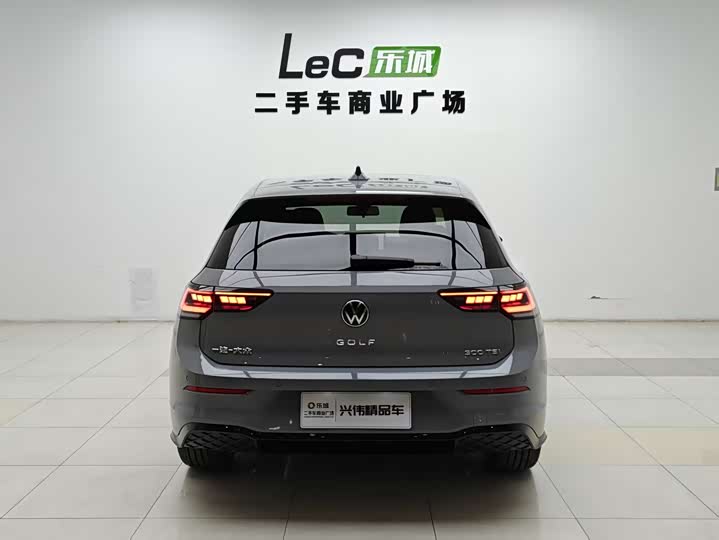 Фото 4 - Volkswagen Golf