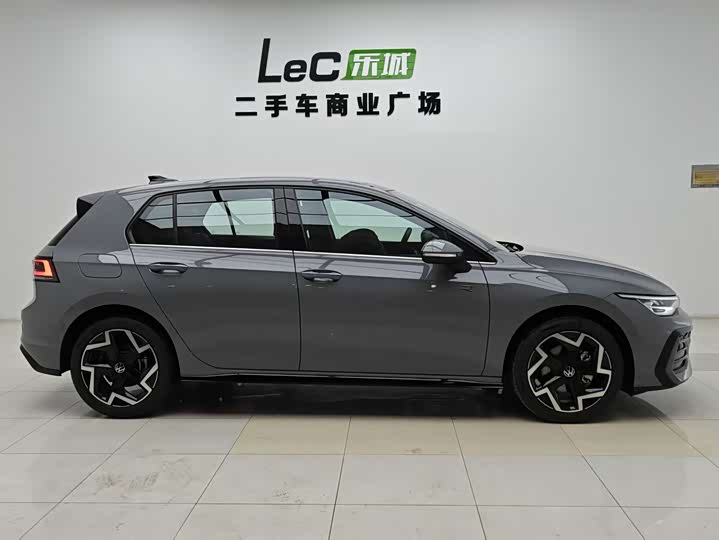 Фото 6 - Volkswagen Golf