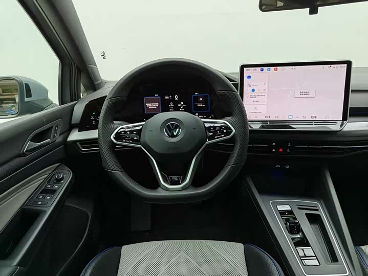 Фото 9 - Volkswagen Golf