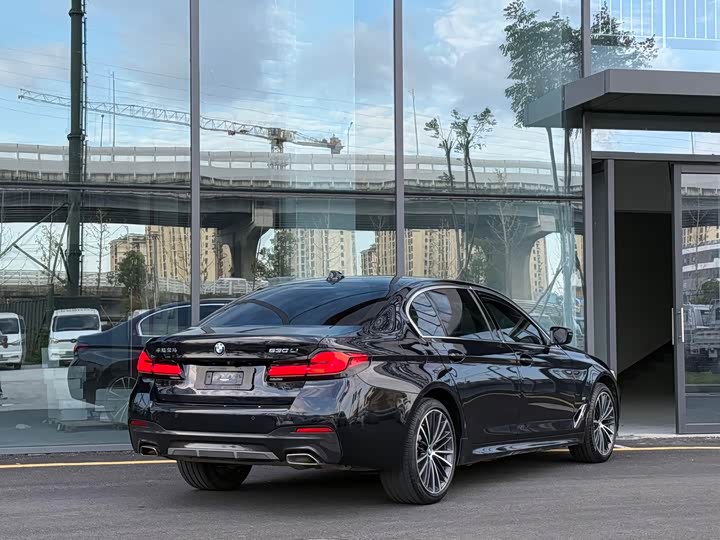 Фото 4 - BMW 5 Series