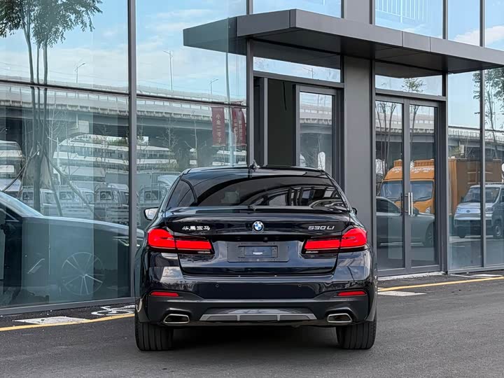 Фото 5 - BMW 5 Series