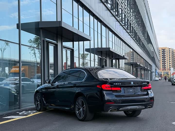 Фото 6 - BMW 5 Series