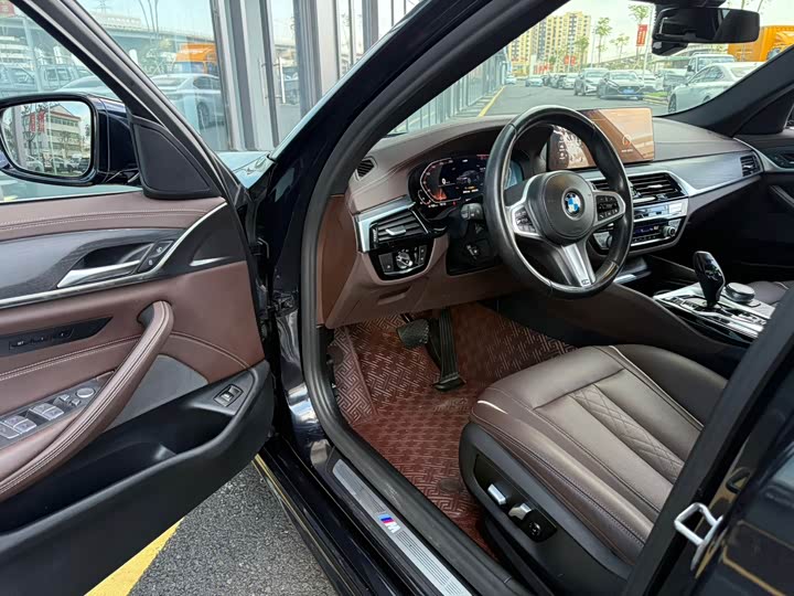 Фото 9 - BMW 5 Series