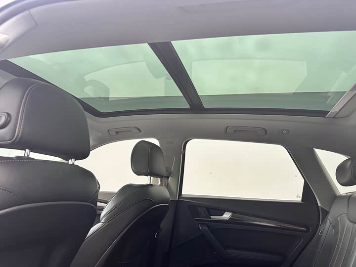 Фото 12 - Audi Q5L