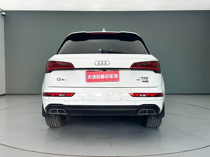 Фото 15 - Audi Q5L