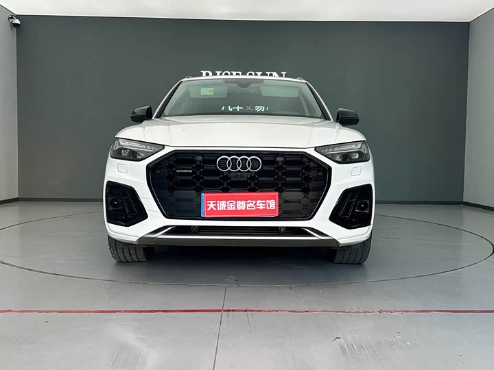 Фото 2 - Audi Q5L
