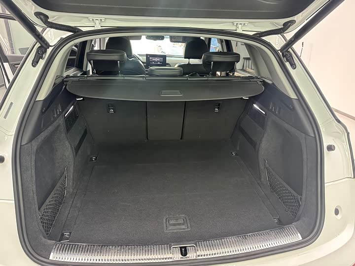 Фото 27 - Audi Q5L