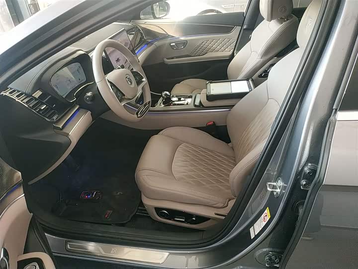 Фото 15 - BYD Han