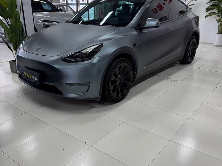 Фото 1 - Tesla Model Y