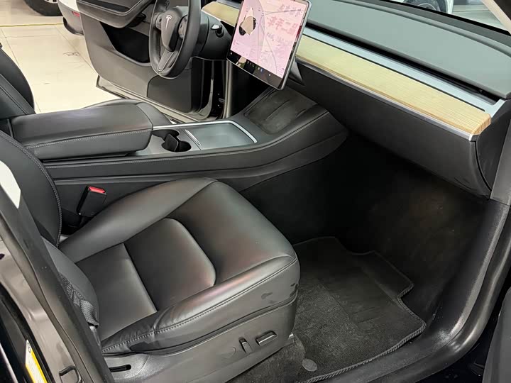 Фото 4 - Tesla Model Y