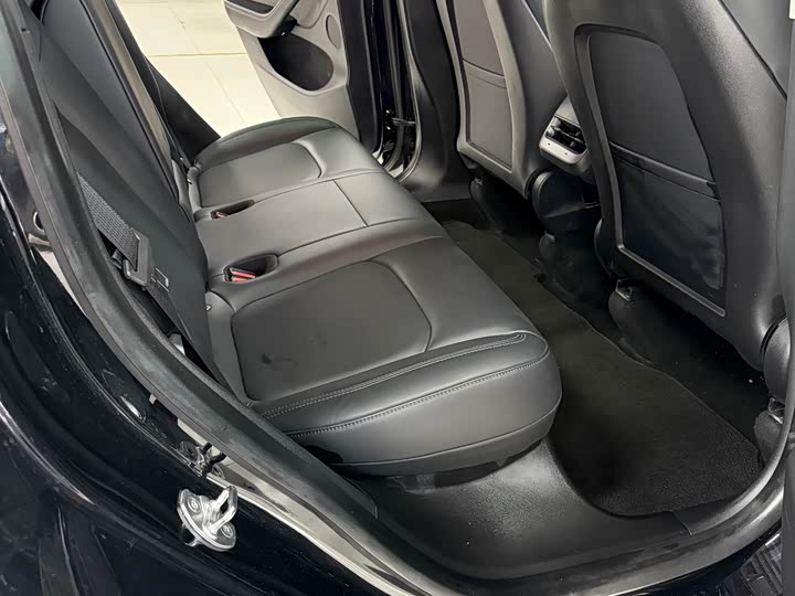 Фото 6 - Tesla Model Y