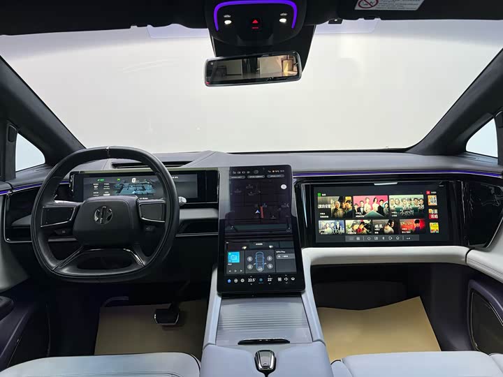 Фото 14 - HiPhi X