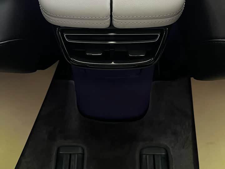 Фото 23 - HiPhi X