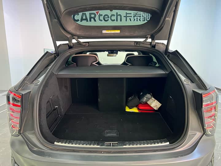 Фото 26 - HiPhi X