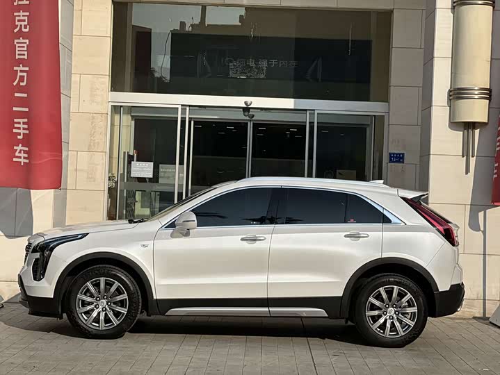 Фото 7 - Cadillac XT4