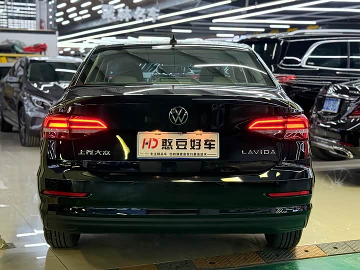 Фото 16 - Volkswagen Lavida