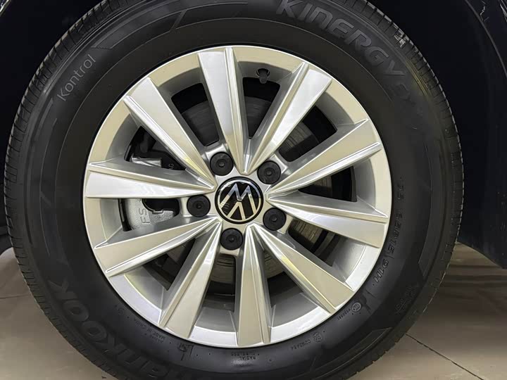 Фото 19 - Volkswagen Lavida