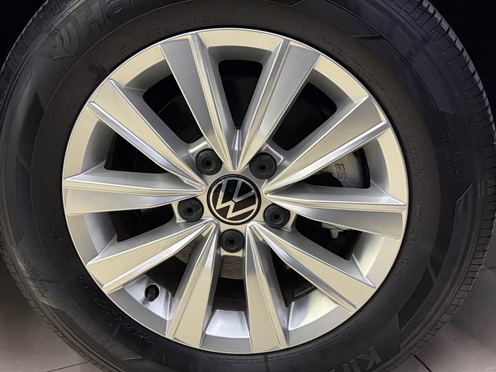 Фото 21 - Volkswagen Lavida