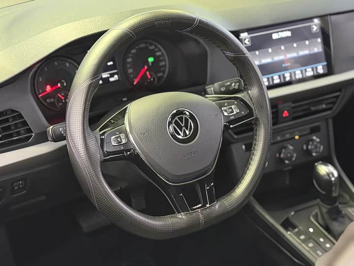 Фото 7 - Volkswagen Lavida