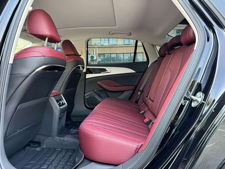 Фото 5 - Hongqi H5