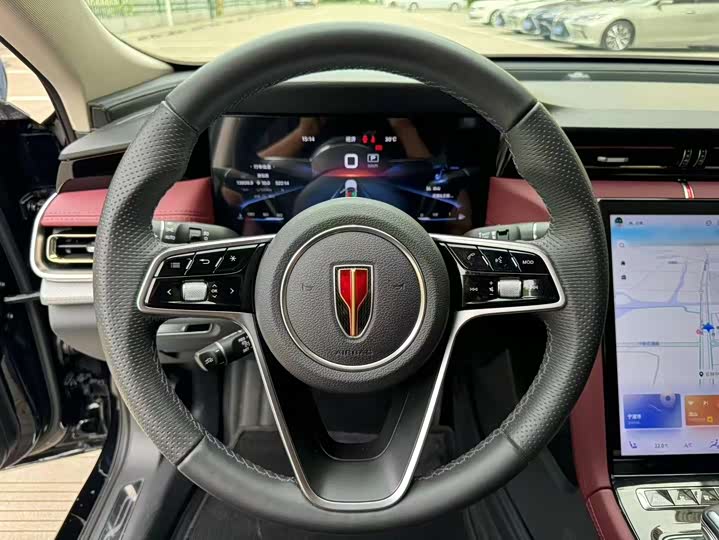 Фото 8 - Hongqi H5