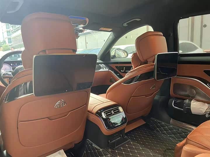 Фото 8 - Mercedes-Benz Maybach S-Class