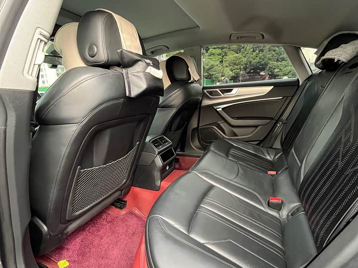 Фото 10 - Audi A7