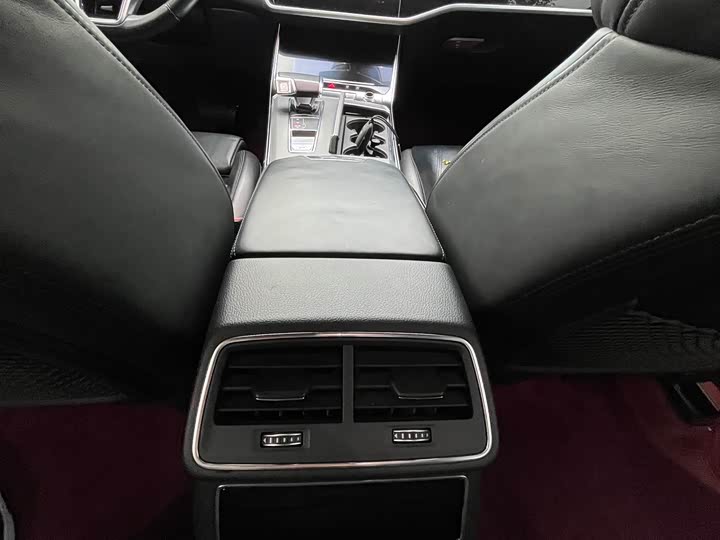 Фото 11 - Audi A7