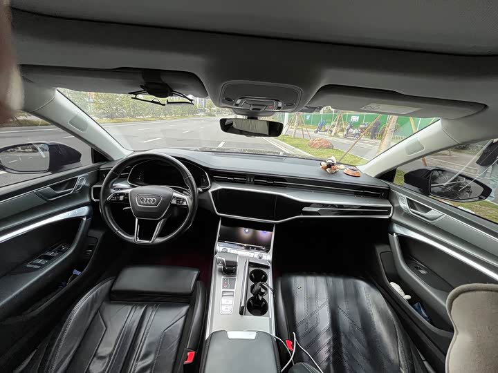 Фото 12 - Audi A7