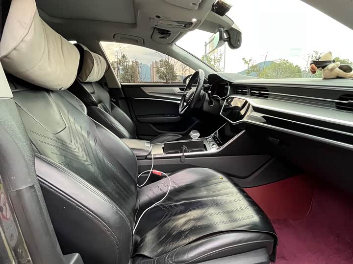 Фото 15 - Audi A7