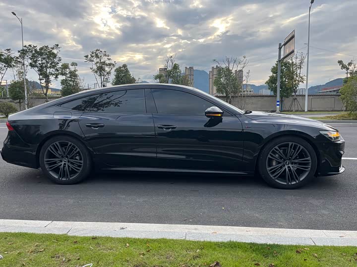 Фото 4 - Audi A7