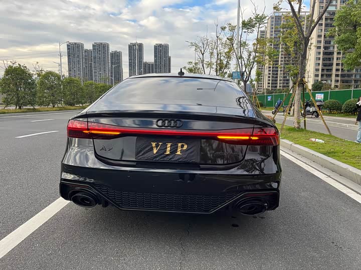 Фото 7 - Audi A7