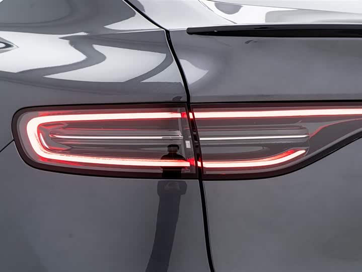 Фото 14 - Luxeed R7