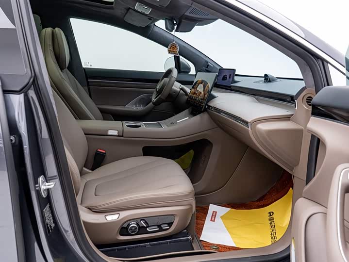 Фото 21 - Luxeed R7