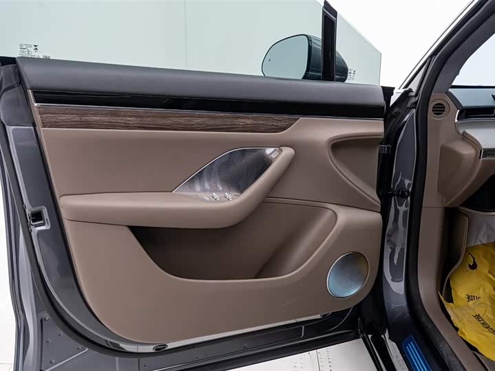 Фото 24 - Luxeed R7