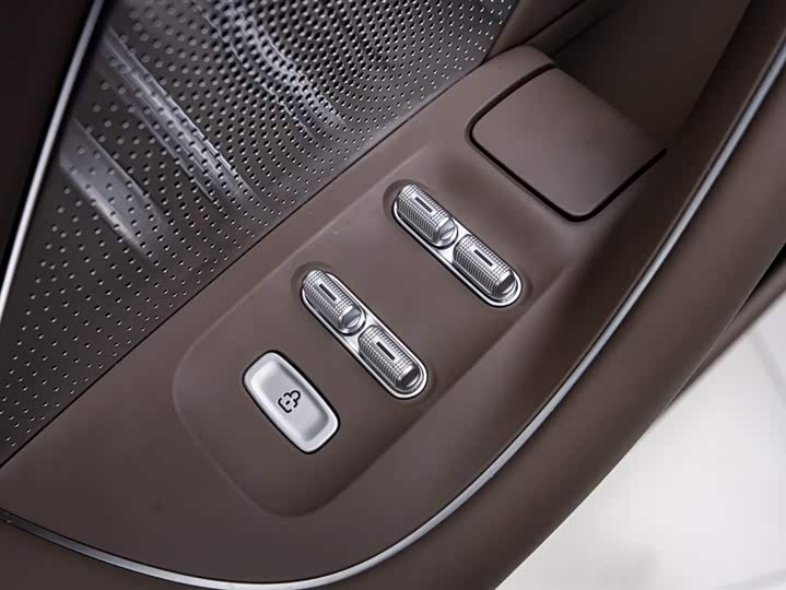 Фото 25 - Luxeed R7