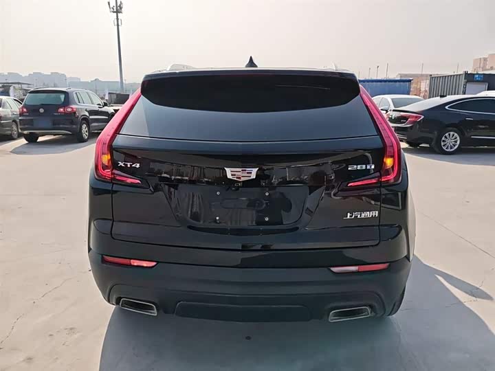 Фото 6 - Cadillac XT4