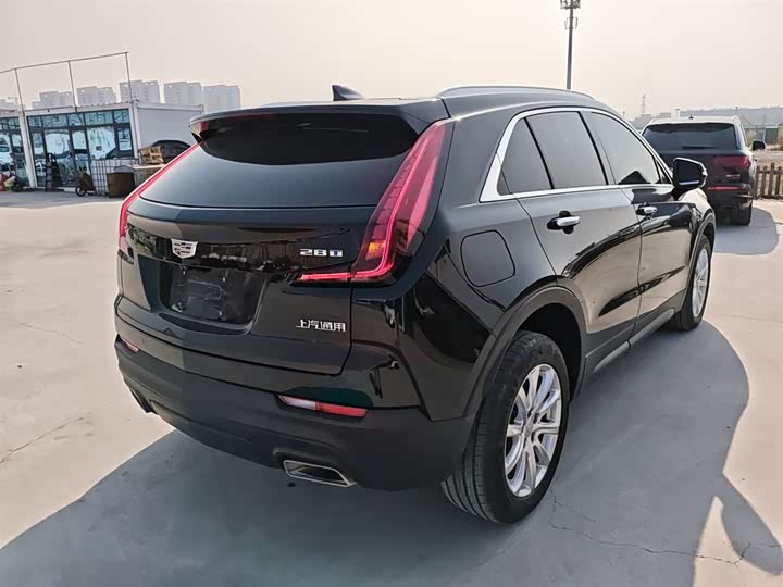 Фото 7 - Cadillac XT4