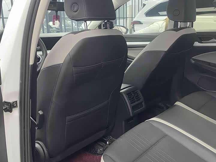 Фото 6 - Volkswagen Golf