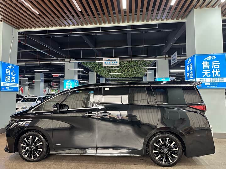 Фото 21 - Toyota Alphard