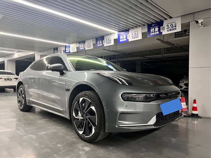 Фото 1 - Zeekr 001