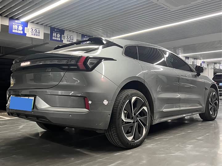 Фото 13 - Zeekr 001