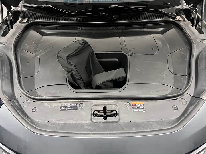 Фото 16 - Zeekr 001