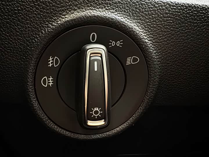 Фото 11 - Volkswagen T-Roc